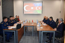 Azerbaijani and Turkish Air Forces delegations hold a working meeting