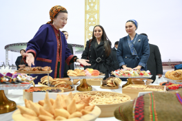Vice-President of Heydar Aliyev Foundation Leyla Aliyeva visits exhibition of Turkmen national cuisine