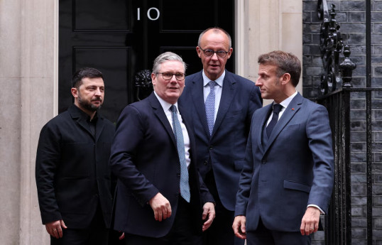 Europeans discuss Ukraine with Trump at 'critical moment' for peace