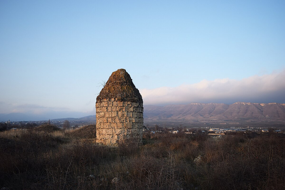 Archaeologists uncover burial site near Khojaly mausoleum along with Bronze Age kurgan and unique necropolis