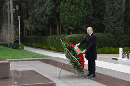 President Ilham Aliyev and First Lady Mehriban Aliyeva visited grave of National Leader Heydar Aliyev