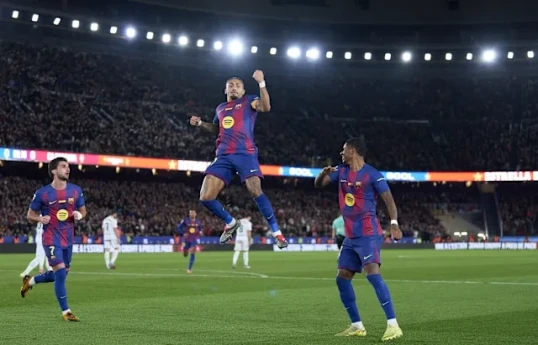 Raphinha scores brace as Barça cruise at home