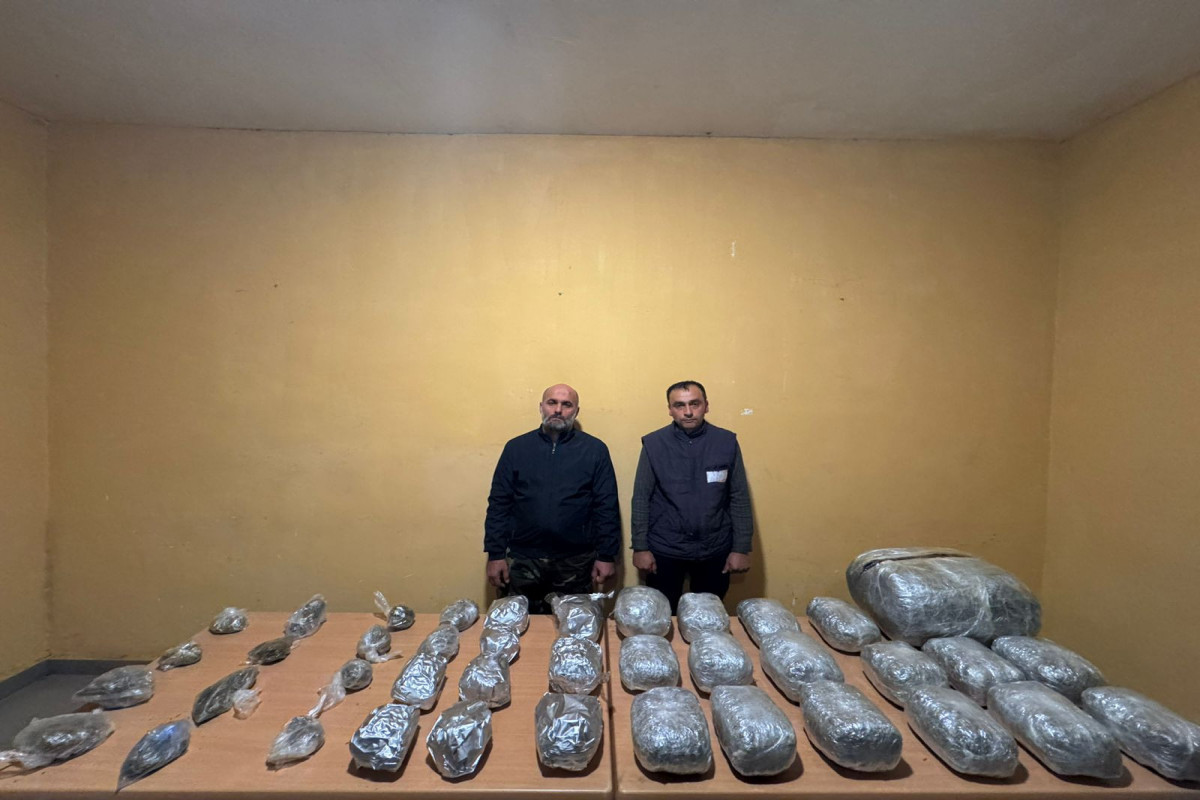 Azerbaijani border guards thwart attempt to smuggle 31 kg of drugs from Iran