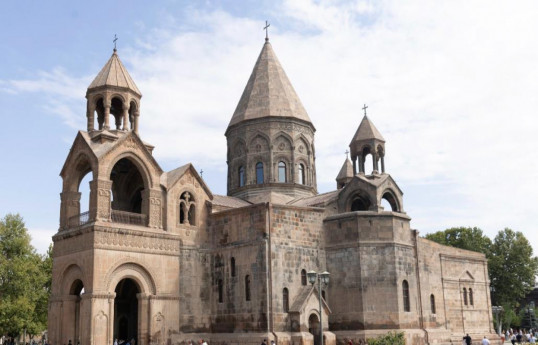 Detentions reported after clashes in Etchmiadzin over Catholicos Karekin II -UPDATED 