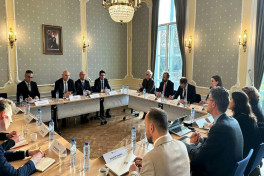 Azerbaijan presidential envoy holds talks in Netherlands on bilateral cooperation