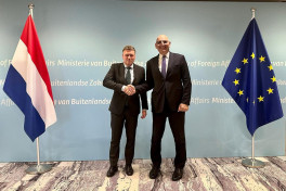 Azerbaijan presidential envoy holds talks in Netherlands on bilateral cooperation