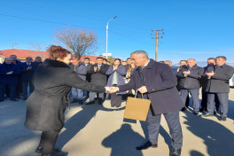 Azerbaijan sent first relocation convoy to Karkijahan settlement in Khankendi, families receive keys to their homes-PHOTO -UPDATED 