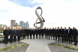 Turkish Vice President Cevdet Yılmaz pays tribute to Victory Monument-PHOTO 