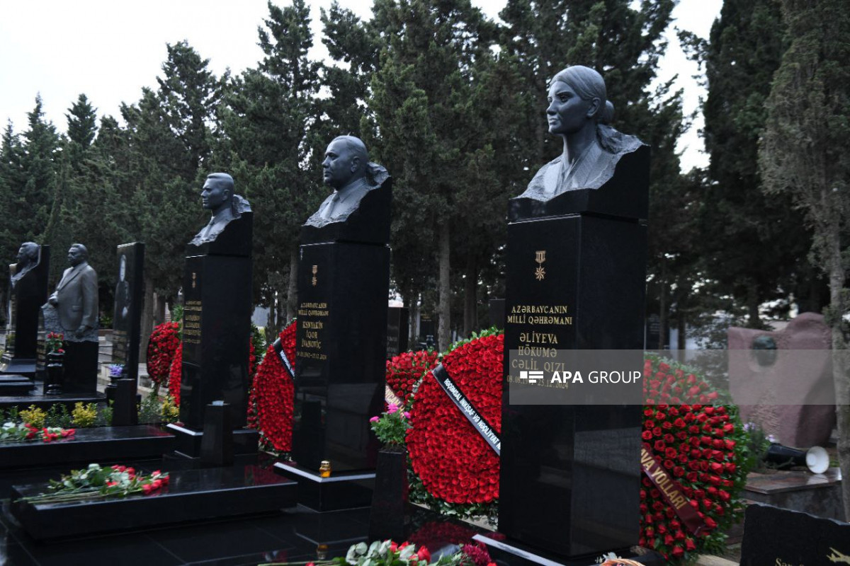 AZAL crew members commemorated at II Alley of Honor on anniversary of Baku–Grozny flight crash near Aktau -PHOTO -VIDEO 
