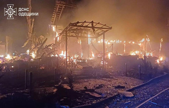 Russia strikes Ukraine's Chernihiv apartment building on Christmas, killing one -UPDATED 