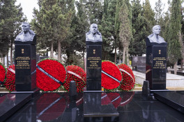 AZAL plane crash victims commemorated at II Alley of Honor and in Aktau -PHOTO 