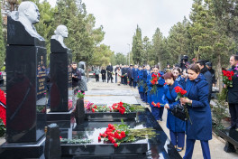 AZAL plane crash victims commemorated at II Alley of Honor and in Aktau -PHOTO 