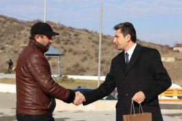 Azerbaijan relocates former IDPS to villages of Shushakand and Khanyurdu in Khojaly, families receive house keys -PHOTO 