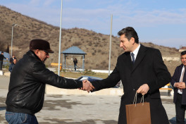 Azerbaijan relocates former IDPS to villages of Shushakand and Khanyurdu in Khojaly, families receive house keys -PHOTO 