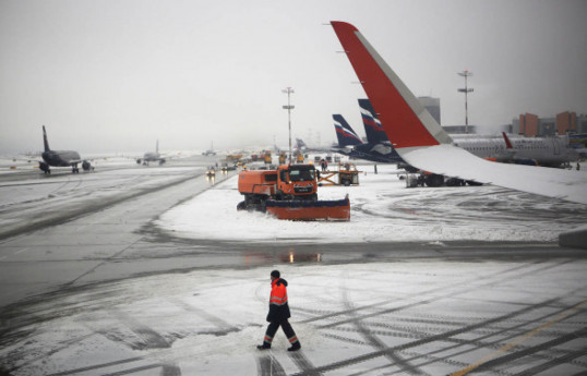 Heavy snowfall in Moscow delays around 250 flights