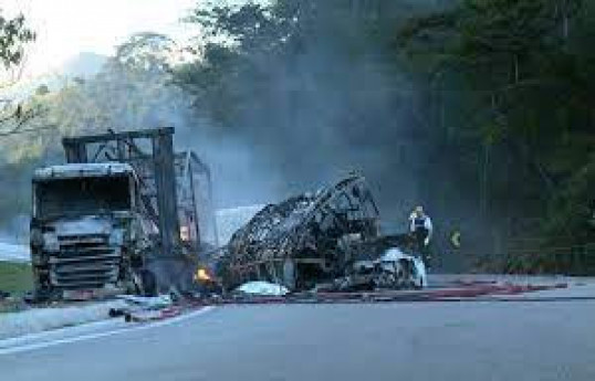 Highway accident kills 10 in northeast Brazil