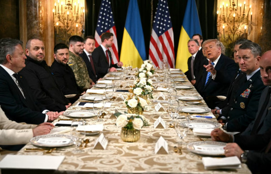 Trump is in host mode at Mar-a-Lago