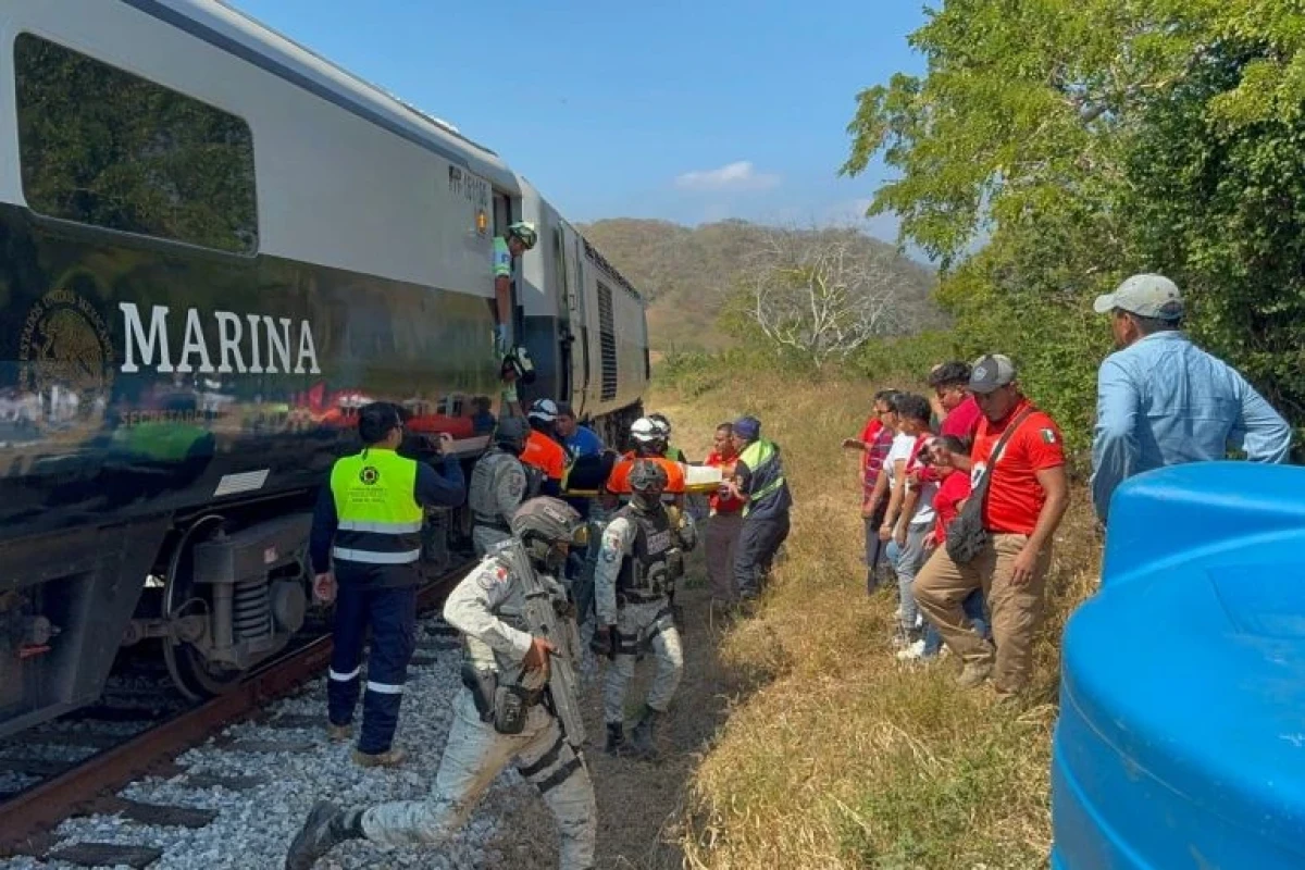 At least 13 killed as passenger train derails in Mexico