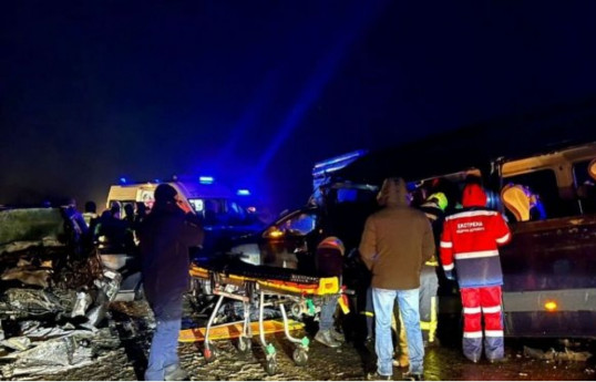 One killed, 13 injured in three-vehicle crash on Kyiv–Kharkiv highway