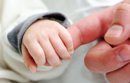 Azerbaijan grants men 14 days of paid leave for childbirth