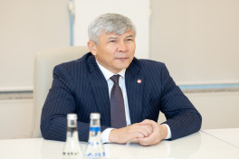 Chairman of State Committee meets Kyrgyz Ambassador to Azerbaijan