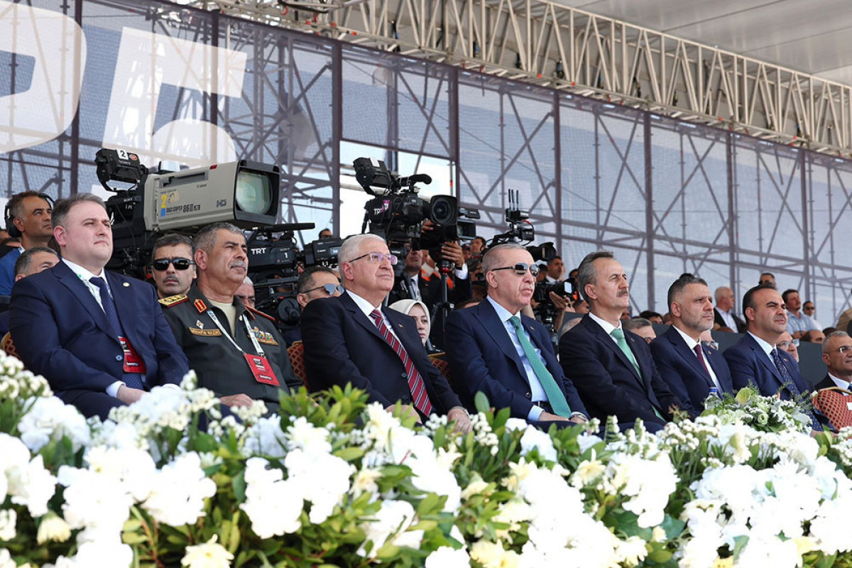 Leadership of Azerbaijan Ministry of Defense visits Türkiye