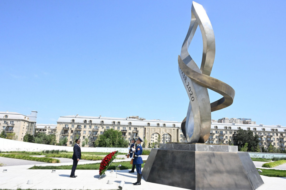 Somalia’s Foreign Minister visits Victory Park in Baku