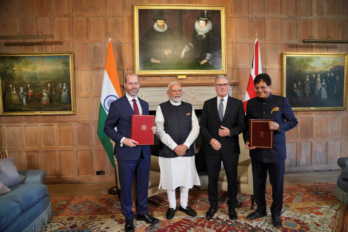 Britain and India sign free trade pact during Modi visit-PHOTO 