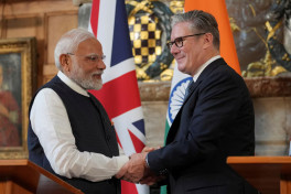 Britain and India sign free trade pact during Modi visit-PHOTO 