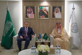 Hakan Fidan and Selçuk Bayraktar visit Azerbaijan’s defense industry booth at IDEF 2025