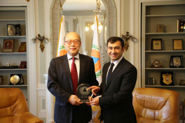 ICDO Secretary-General met with Permanent Representative of China