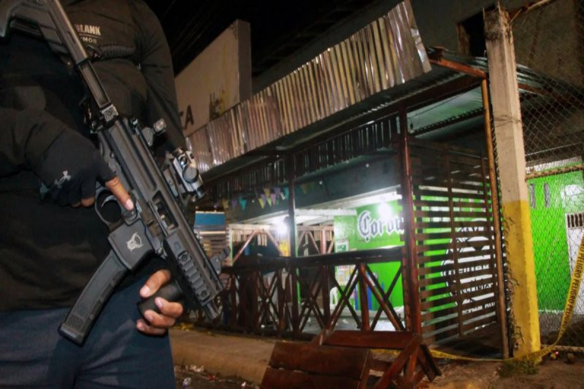 Gunmen kill 17 in Ecuador bar attack