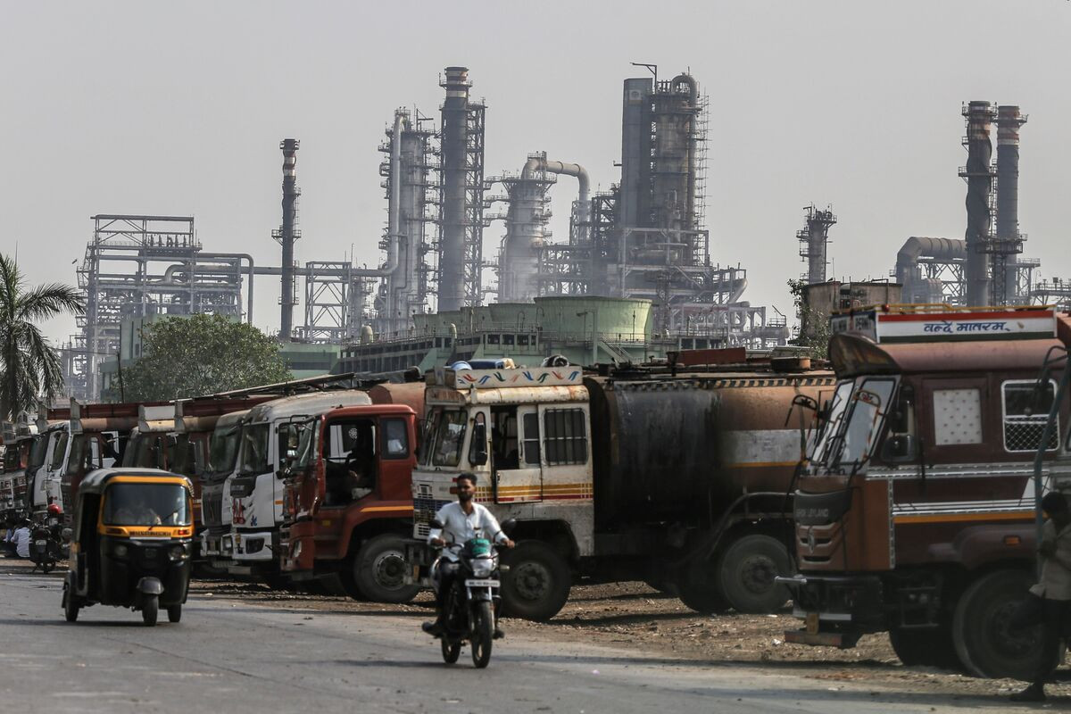 Indian state refiners said to have paused Russian oil purchases