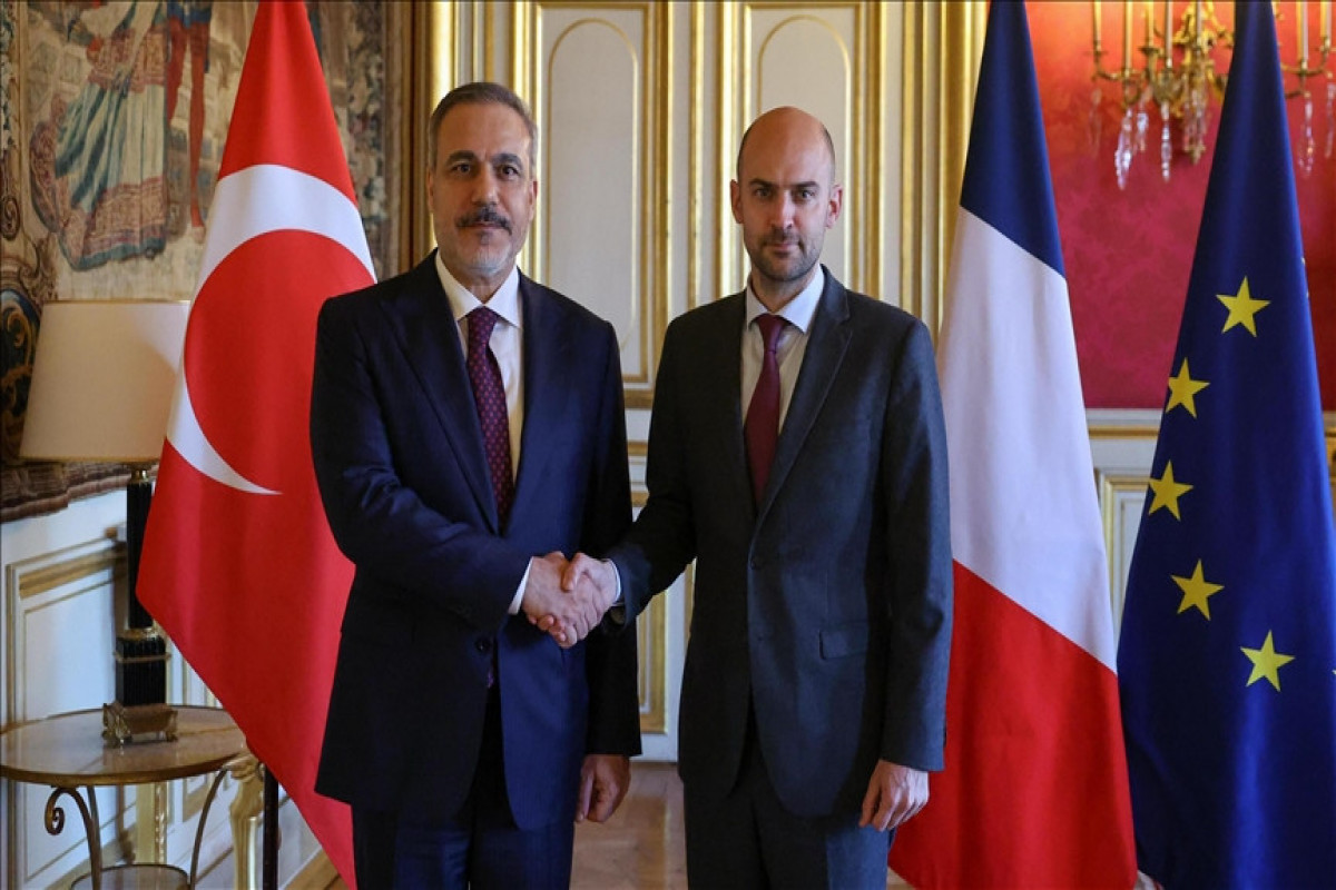Turkish, French foreign ministers discuss efforts to end Russia-Ukraine war