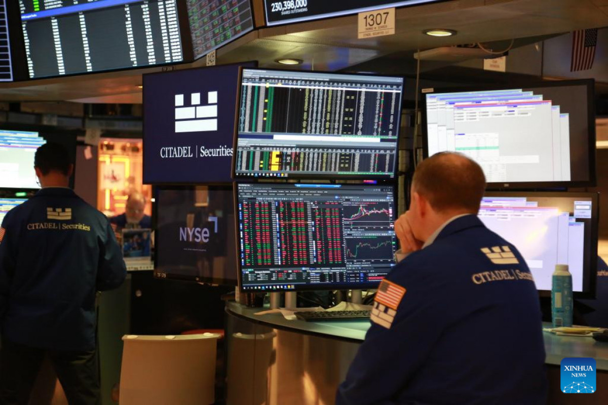 U.S. stocks extend losses as Trump