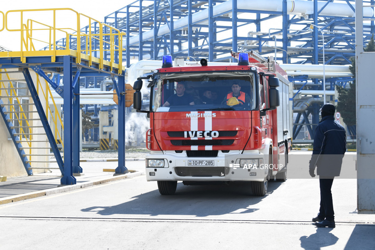 MES forces fully extinguish the fire at Oil Refinery in Baku -VIDEO -PHOTO -UPDATED -2 