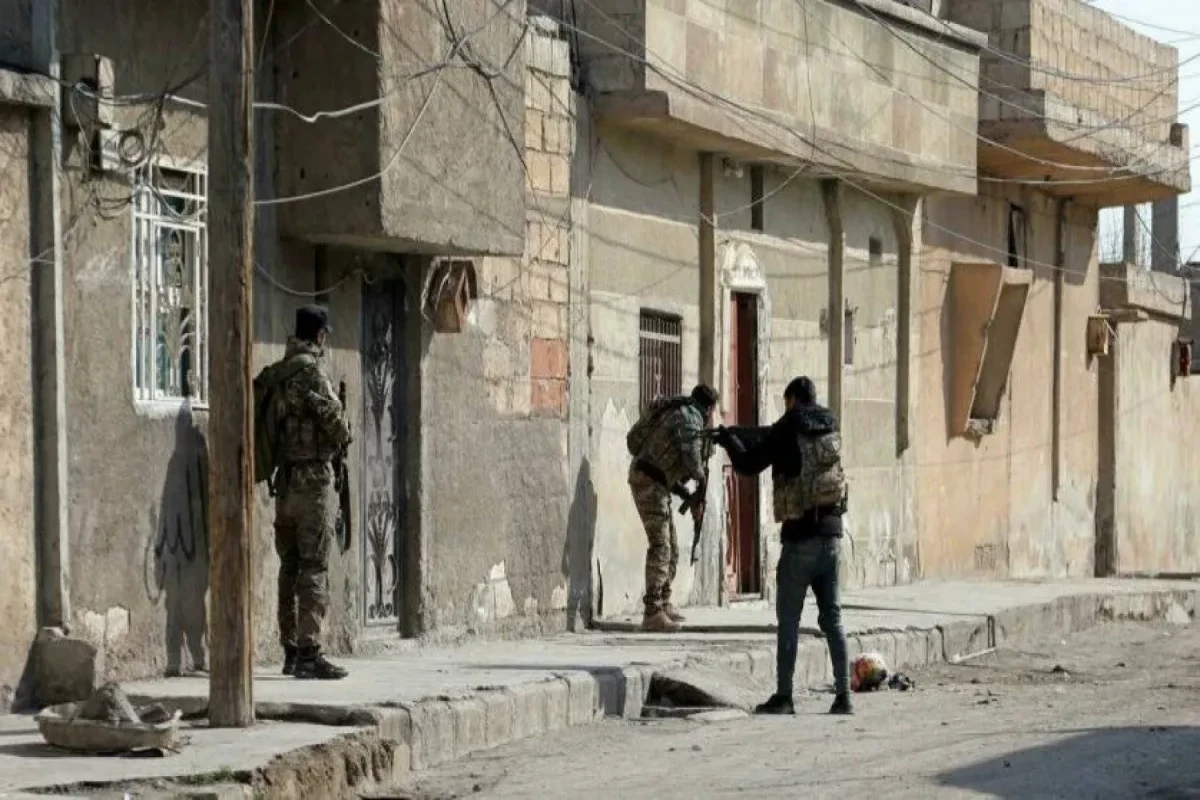 Syrian forces wage deadly clashes with Assad loyalists