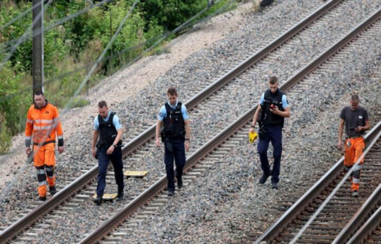 Discovery of World War 2 bomb disrupts trains from Paris' Gare du Nord