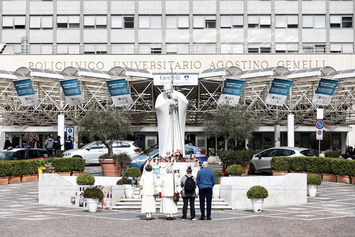 Pope Francis showing 