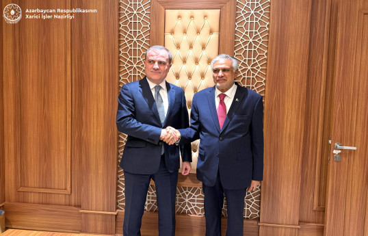 Azerbaijan’s Top diplomat meets with Deputy PM and Foreign Minister of Islamic Republic of Pakistan