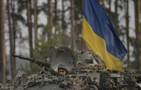 US will "immediately lift" pause on intel sharing and military aid to Ukraine, according to joint statement