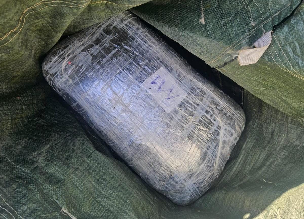 Azerbaijani Coast Guards seize 10 kg of narcotics from fishermen in Caspian Sea -PHOTO 