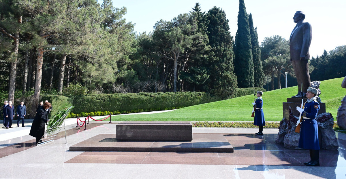 President of North Macedonia pays tribute to National Leader Heydar Aliyev