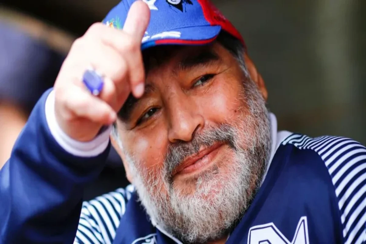 Maradona medical team on trial for football icon