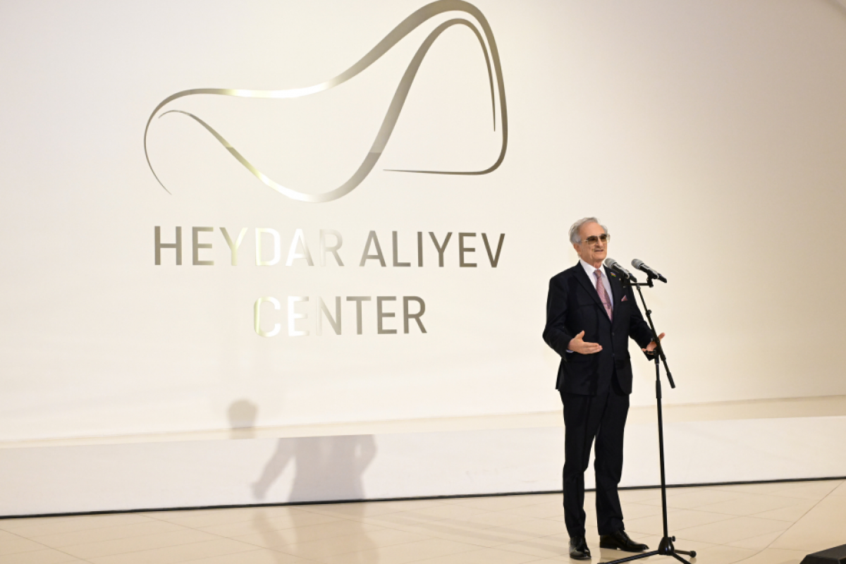 “The Mystery of the Rose” Exhibition by Sculptor Andrey Ostashov Opens at Heydar Aliyev Center