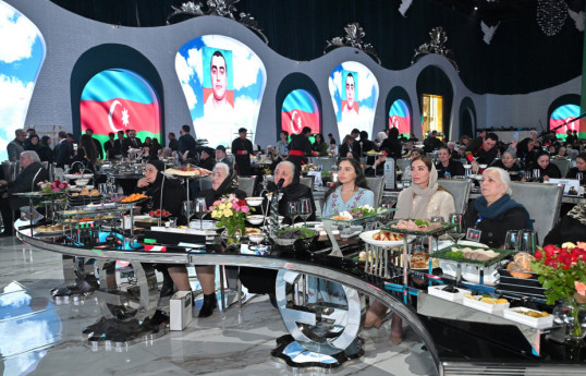 Leyla Aliyeva and Arzu Aliyeva attend Iftar ceremony with mothers of martyrs-PHOTO 