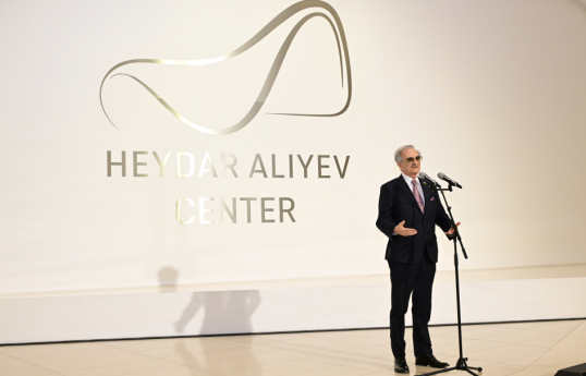“The Mystery of the Rose” Exhibition by Sculptor Andrey Ostashov Opens at Heydar Aliyev Center