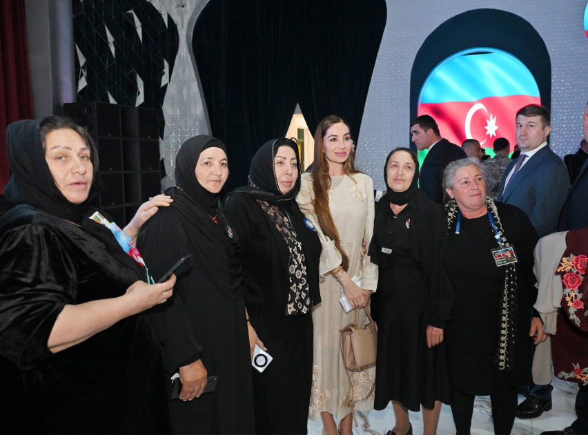 Leyla Aliyeva and Arzu Aliyeva attend Iftar ceremony with mothers of martyrs-PHOTO 