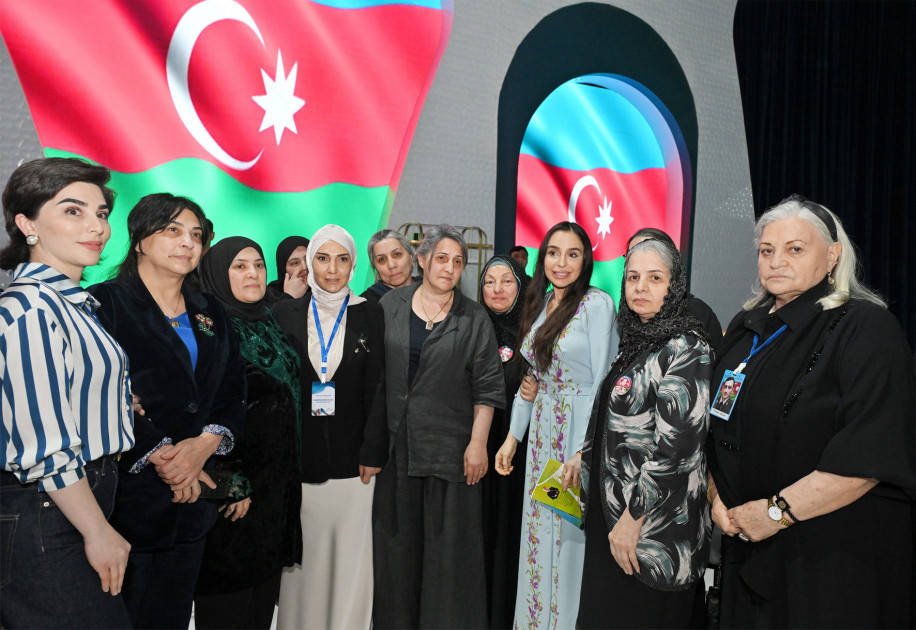 Leyla Aliyeva and Arzu Aliyeva attend Iftar ceremony with mothers of martyrs-PHOTO 