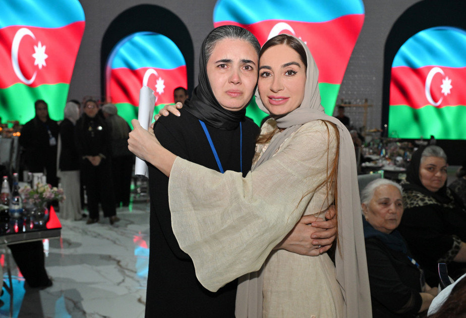 Leyla Aliyeva and Arzu Aliyeva attend Iftar ceremony with mothers of martyrs-PHOTO 